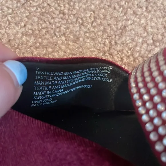 Maroon velvet shoes - Picture 4 of 4